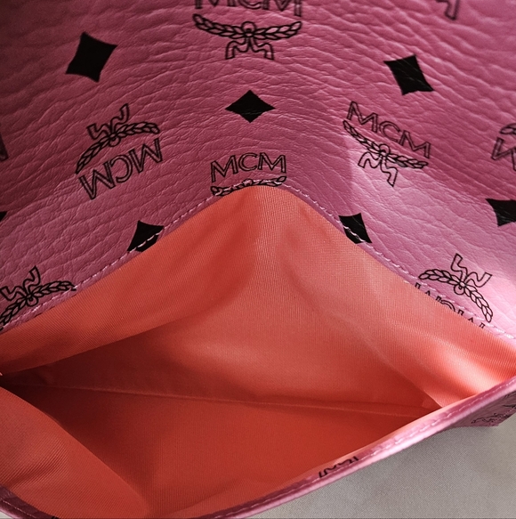 MCM Parfum Pink Envelope Clutch with Black Monogram💗Bonus Chain And Insert! - Picture 8 of 8